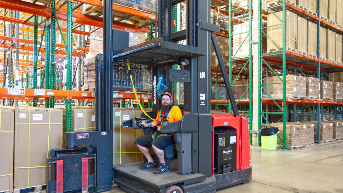 Full Tilty Forklift PA190041