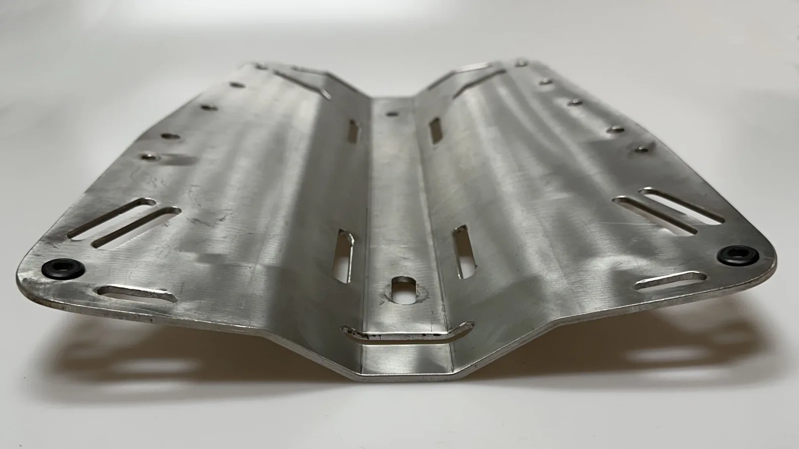 diverite-backplate-bottom-edge.jpg